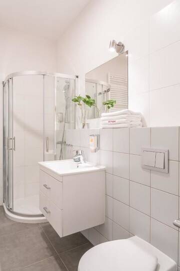 Фото номера Двухуровневые апартаменты Апарт-отели Deluxe Apartments by The Railway Station г. Вроцлав 31
