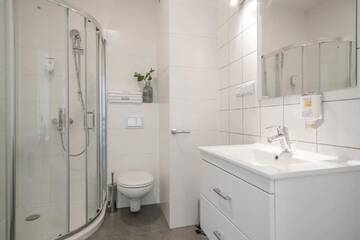 Фото номера Апартаменты с 1 спальней Апарт-отели Deluxe Apartments by The Railway Station г. Вроцлав 8