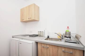 Фото номера Двухместный номер с 1 кроватью и общей ванной комнатой Хостелы DUKES Hostel - Pokoje prywatne г. Вроцлав 2