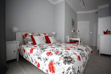 Фото номера Номер с кроватью размера «king-size» Апартаменты Colourful Rooms г. Вроцлав 6