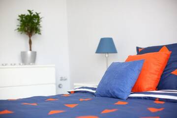 Фото номера Двухместный номер Делюкс с 1 кроватью и балконом Апартаменты Colourful Rooms г. Вроцлав 4