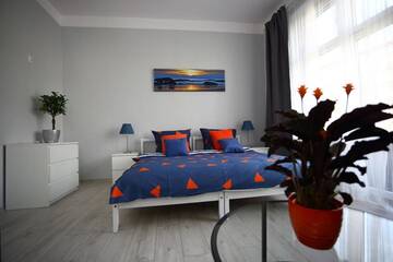 Фото номера Двухместный номер Делюкс с 1 кроватью и балконом Апартаменты Colourful Rooms г. Вроцлав 5
