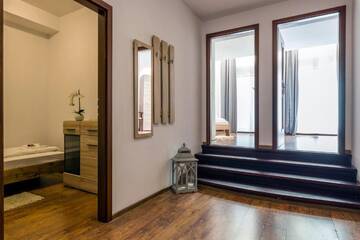 Фото номера Апартаменты с 3 спальнями Апартаменты Galeria Italiana Apartments г. Вроцлав 4