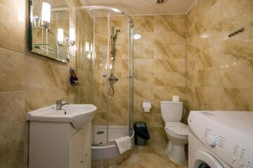 Фото номера Апартаменты с 2 спальнями Апартаменты Galeria Italiana Apartments г. Вроцлав 9