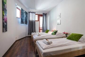 Фото номера Апартаменты с 2 спальнями Апартаменты Galeria Italiana Apartments г. Вроцлав 9