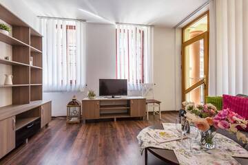 Фото номера Апартаменты с 3 спальнями Апартаменты Galeria Italiana Apartments г. Вроцлав 6