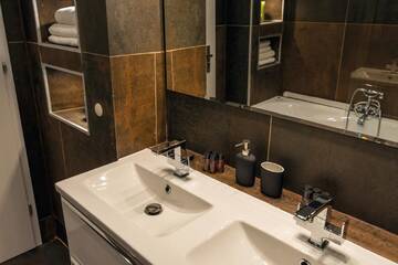 Фото номера Семейный суперлюкс Апартаменты Galeria Italiana Apartments г. Вроцлав 23