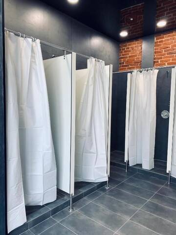 Фото номера Спальное место на двухъярусной кровати в общем номере для мужчин и женщин Хостелы Chilli Hostel г. Вроцлав 21