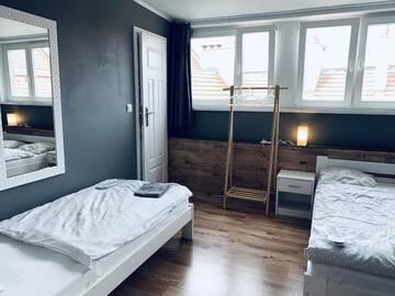 Фото номера Двухместный номер Делюкс с 1 кроватью и душем Хостелы Chilli Hostel г. Вроцлав 4
