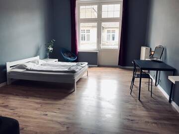 Фото номера Двухместный номер с 1 кроватью и общей ванной комнатой Хостелы Chilli Hostel г. Вроцлав 6