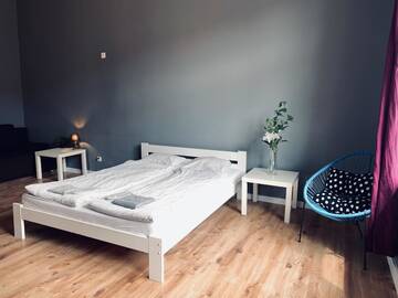 Фото номера Двухместный номер с 1 кроватью и общей ванной комнатой Хостелы Chilli Hostel г. Вроцлав 5