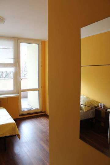 Фото номера Трехместный номер с общей ванной комнатой Гостевой дом Travel House Wroclaw г. Вроцлав 6