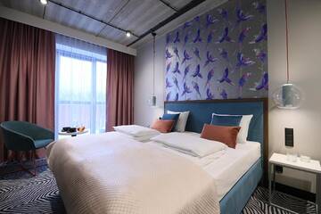 Фото номера Двухместный номер Делюкс с 1 кроватью и балконом Отель HOTEL ZOO г. Вроцлав 2