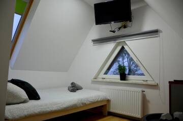 Фото номера Двухместный номер с 1 кроватью и общей ванной комнатой Хостелы Hostel 55 г. Вроцлав 2