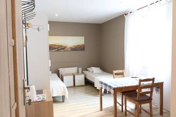 Фото номера Двухместный номер Делюкс с 1 кроватью Хостелы City Apartments &amp; Gym г. Вроцлав 3