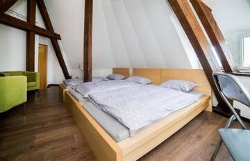 Фото номера Четырехместный номер с собственной ванной комнатой Хостелы Max Berg Hostel г. Вроцлав 2