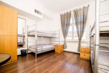 Фото номера Кровать в общем номере с 4 кроватями Хостелы Max Berg Hostel г. Вроцлав 4