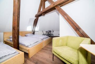 Фото номера Четырехместный номер с собственной ванной комнатой Хостелы Max Berg Hostel г. Вроцлав 3