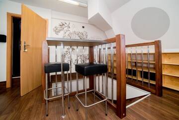 Фото номера Четырехместный номер с собственной ванной комнатой Хостелы Max Berg Hostel г. Вроцлав 5