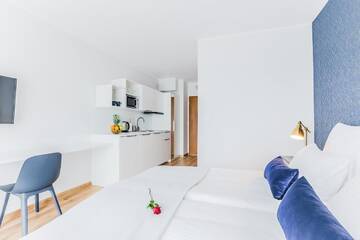 Фото номера Номер-студио Делюкс с кроватью размера &quot;king-size&quot; Апарт-отели COIN Apartamenty Krakowska г. Вроцлав 12