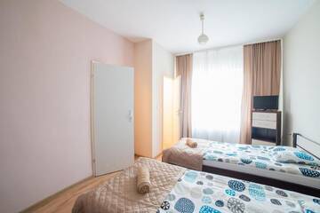 Фото номера Небольшой двухместный номер с 2 отдельными кроватями Отель Strzelec Noclegi г. Вроцлав 10
