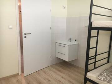 Фото Хостелы Hostel Opolska 11-19 г. Вроцлав 3