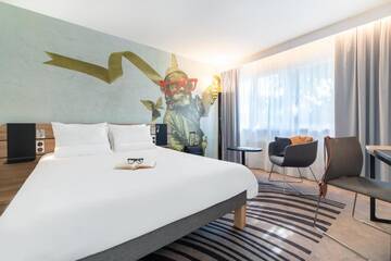 Фото номера Улучшенный двухместный номер с 1 кроватью Отель Novotel Wrocław City г. Вроцлав 9