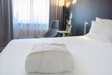 Фото номера Представительский двухместный номер с 1 кроватью Отель Novotel Wrocław City г. Вроцлав 8