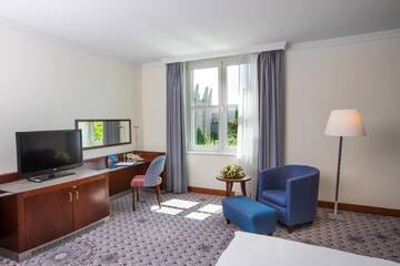 Фото номера Полулюкс с видом на парк Отель Radisson Blu Hotel Wroclaw г. Вроцлав 3