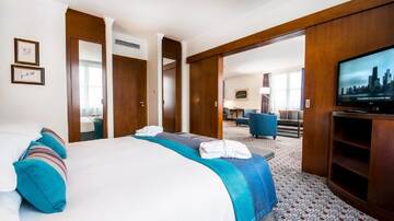 Фото номера Представительский люкс с видом на парк Отель Radisson Blu Hotel Wroclaw г. Вроцлав 6